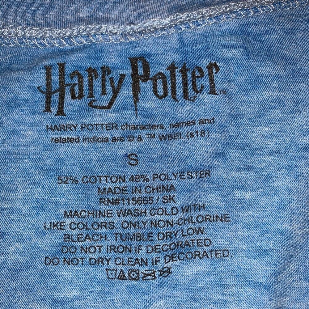 Harry Potter-Waiting on my Letter to Hogwarts Tee - Picture 4 of 5